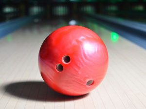 bowling ball with holes or without holes
